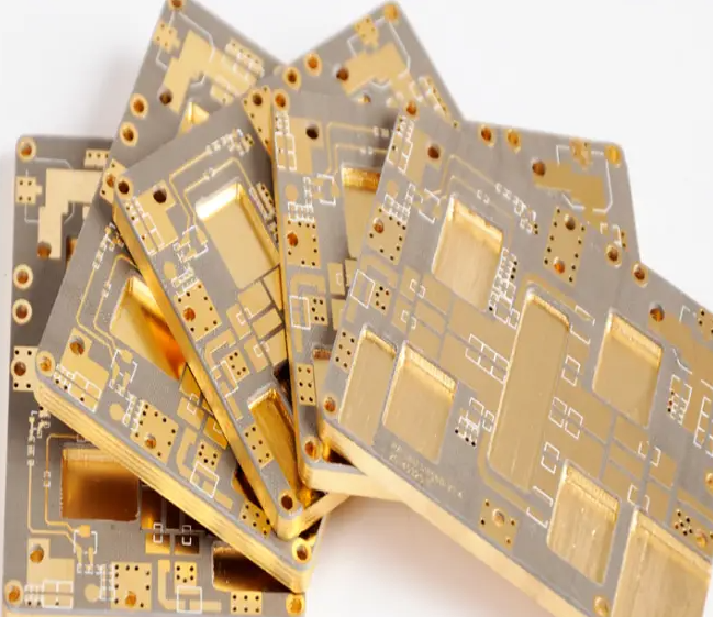 PCB通孔可靠性：材料选择的深度影响