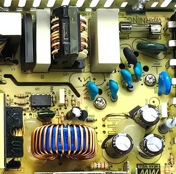 开关电源PCB布线规则—从EMI抑制到热管理