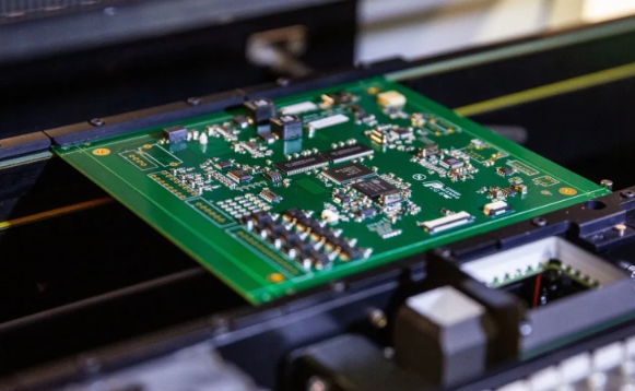 通孔组装：现代 PCB 的传统技术