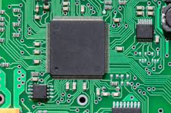 FPGA与微控制器：为您的PCB设计选择合适的处理器