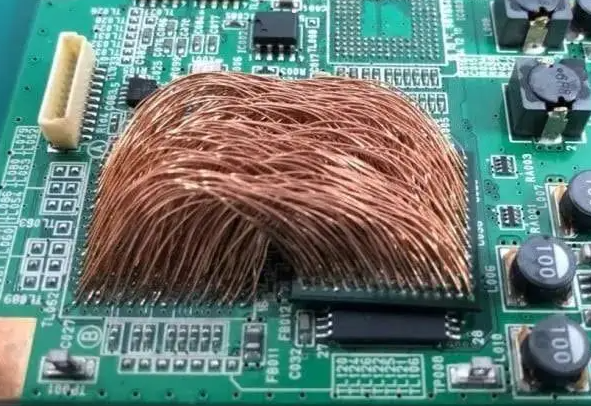 如何避免PCB设计中的飞线和暂时性连线？