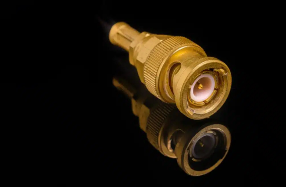 为什么软镀金对于高频连接器性能至关重要