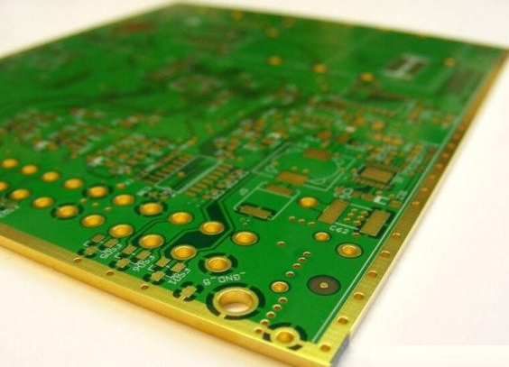 选择性金属化 vs 传统全板金属化