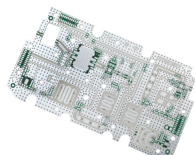 通信和 5G PCB：支撑高频信号传输的核心载体