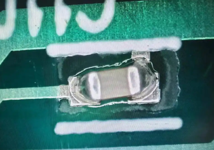 环境因素导致的 PCB 故障分析与防护