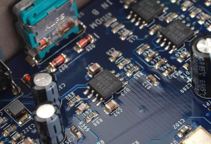散热器放置：PCB热输出效率的决定性布局因素