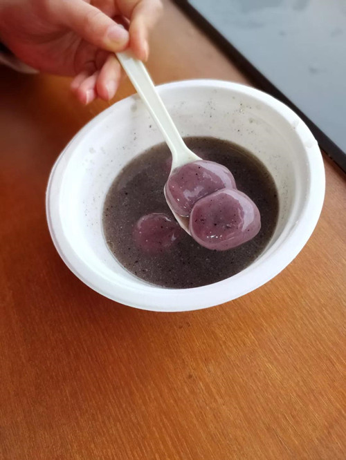 a bowl of tangyuan.jpg