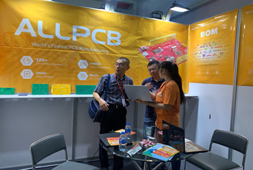 ALLPCB with customers at NEPCON Vietnam 2019.jpg