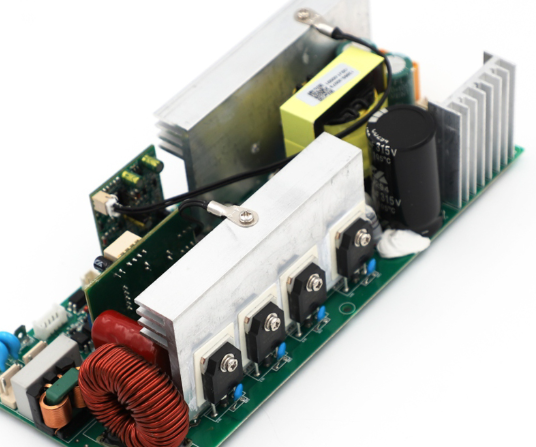 高压工业逆变器 PCB：绝缘与散热的防线避免停机损失
